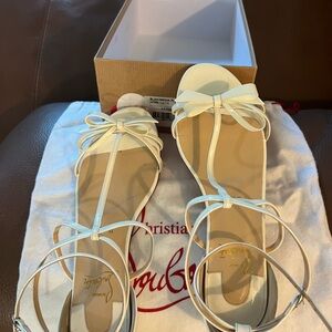 Christian Louboutin Blakissima Patent Bow Flat Red Sole Sandal Latte size 38 new